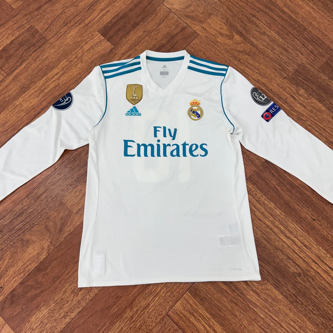 M 아디다스 레알마드리드 17-18시즌 홈 유니폼 (모드리치) 상품이미지3