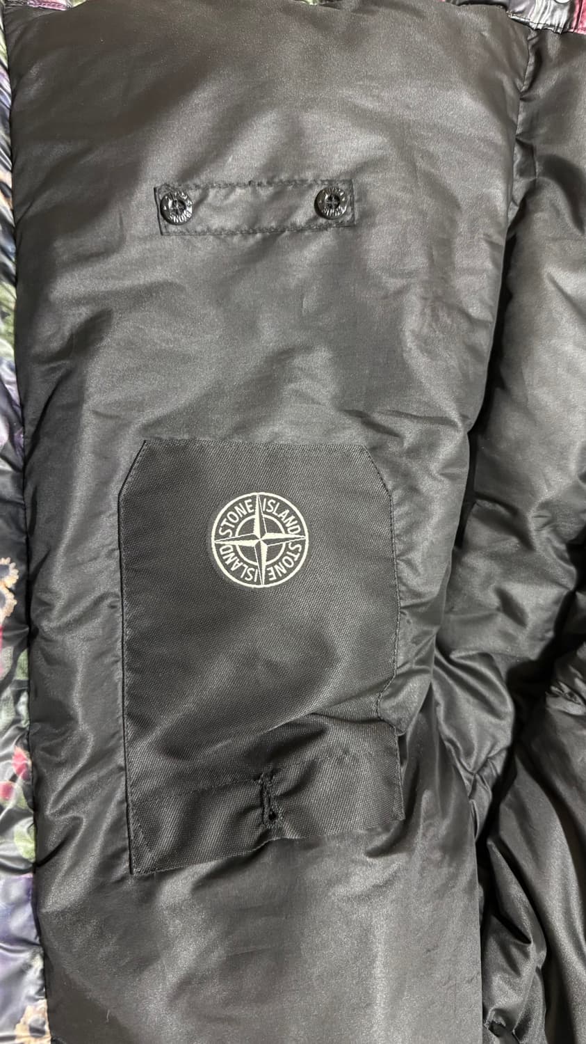 슈프림 × 스톤아일랜드 플라워 패딩 상품이미지8