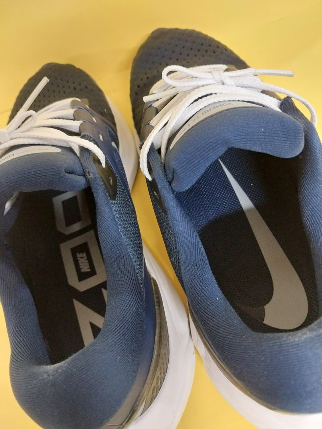 남성 나이키 보메로16 화이트 미드나잇 네이비 런닝화, 운동화 (275) 상품이미지6