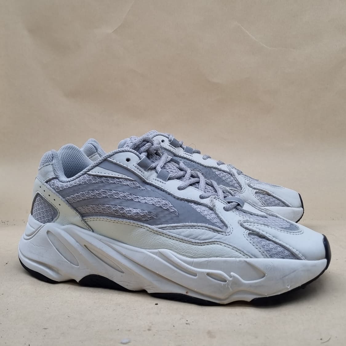 아디다스 이지부스트700 남성운동화260  상품이미지1