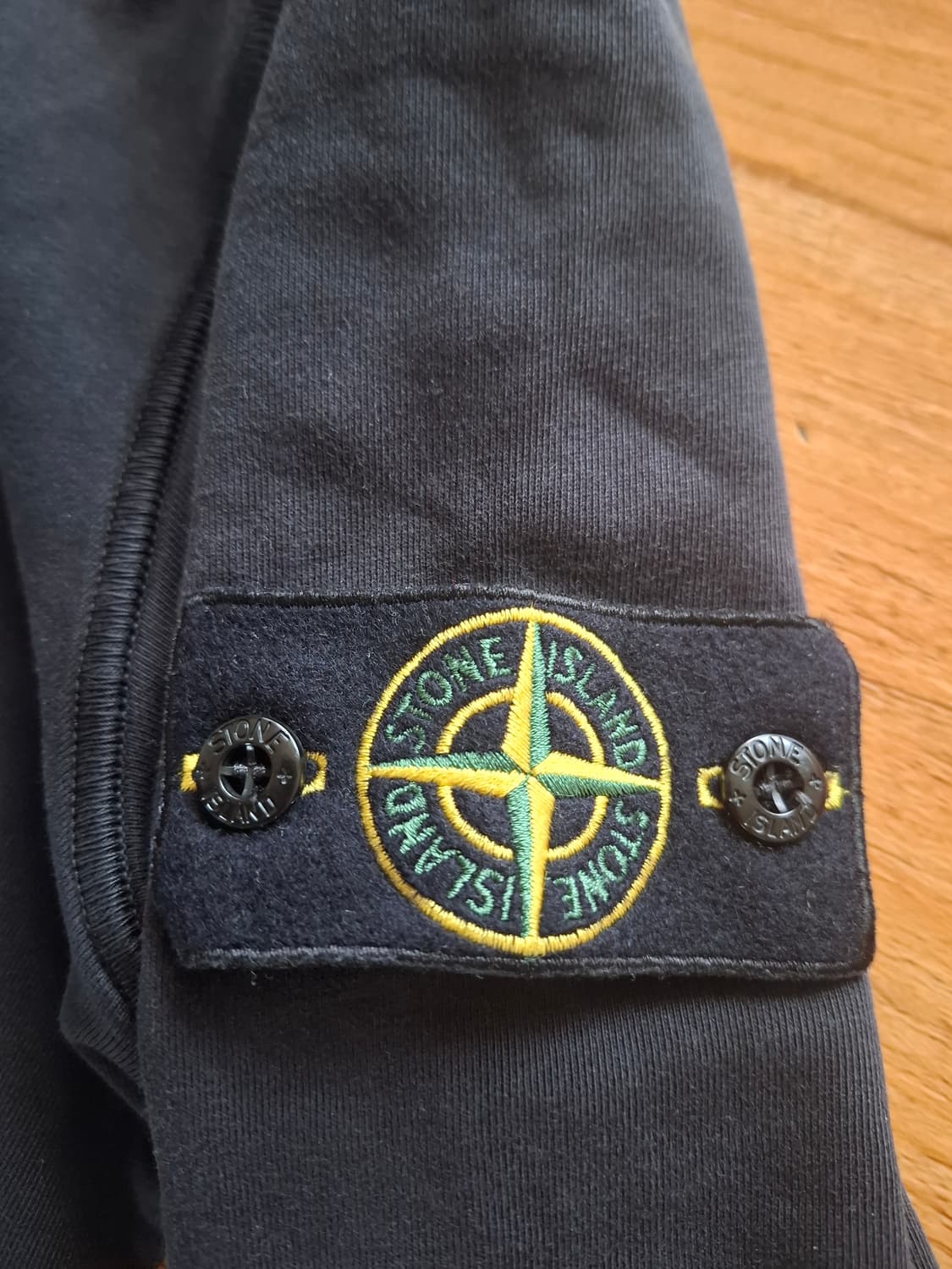 22ss 스톤아일랜드 블랙 후드티 L 상품이미지3