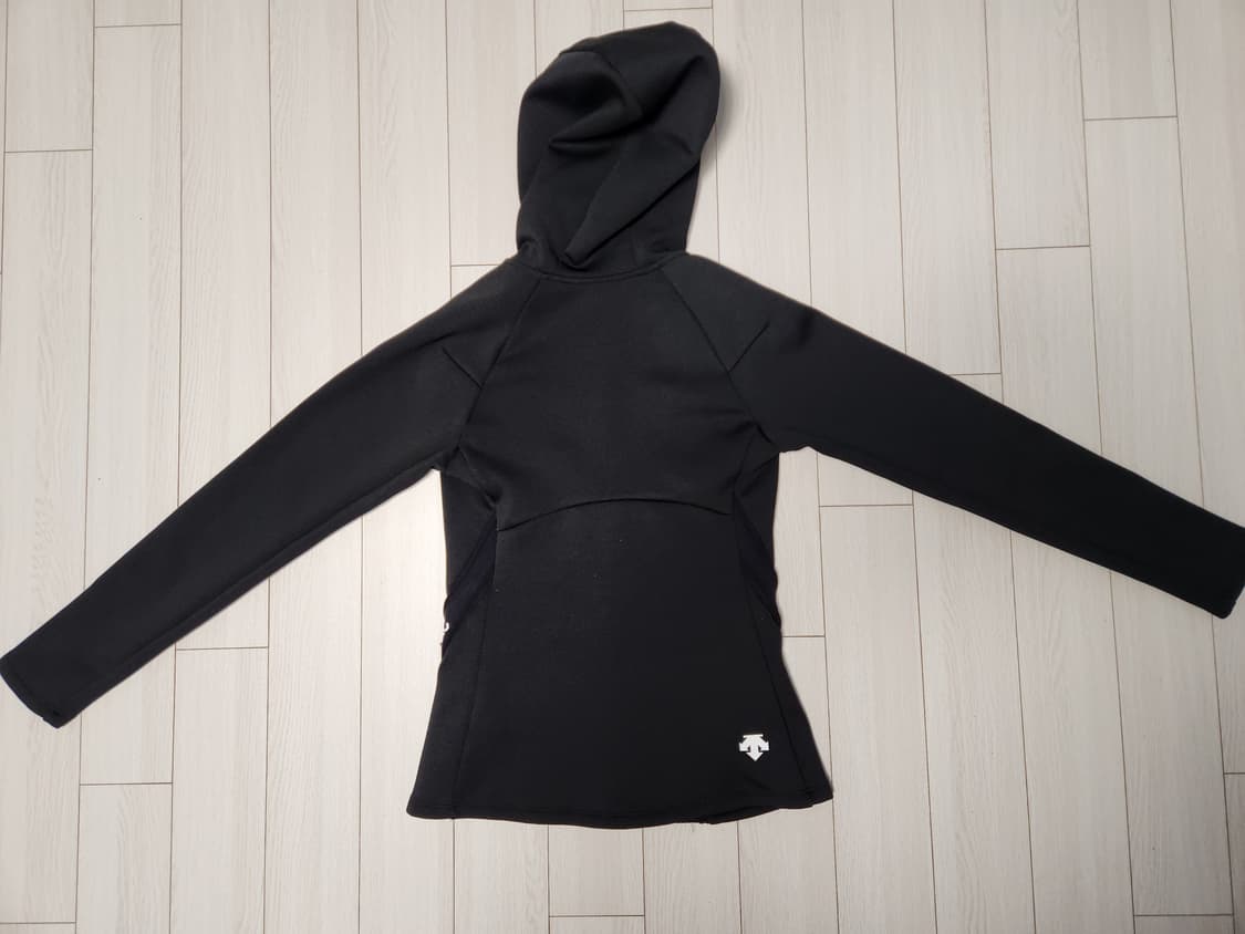 새상품급)데상트 기모 플리스 후드 집업 S9322YFT91
사이즈80 상품이미지8