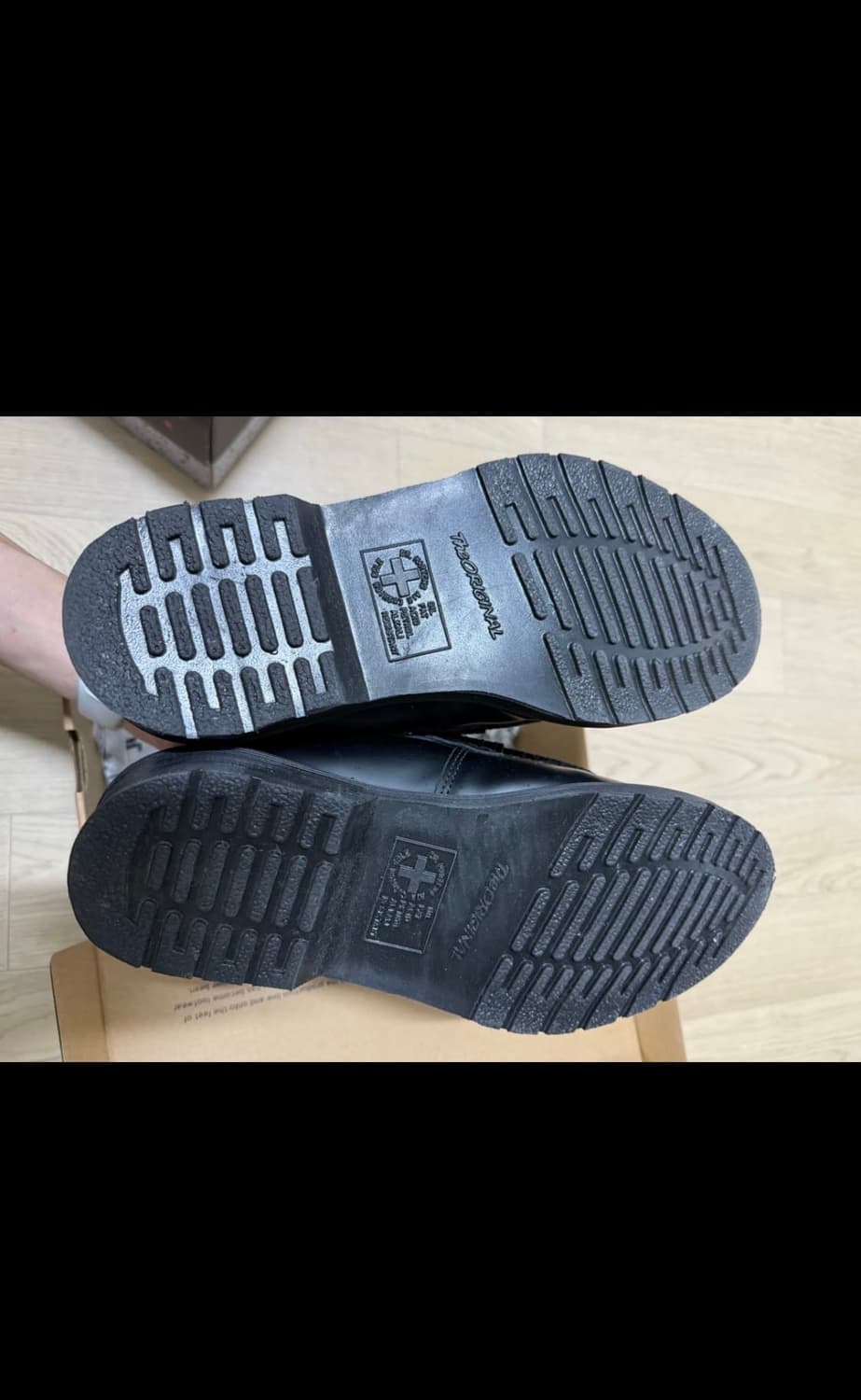 닥터마틴 슈프림 스터드 270 uk8 상품이미지2