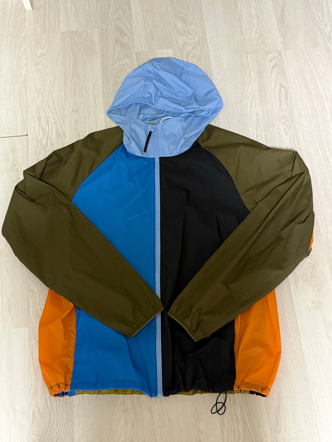 유니클로 마르니 바람막이 상품이미지1