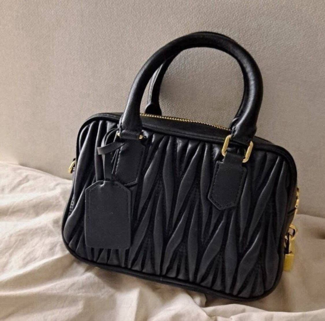 미우미우(Miu Miu) 아르카디 마테라쎄 나파 가죽 백 상품이미지4