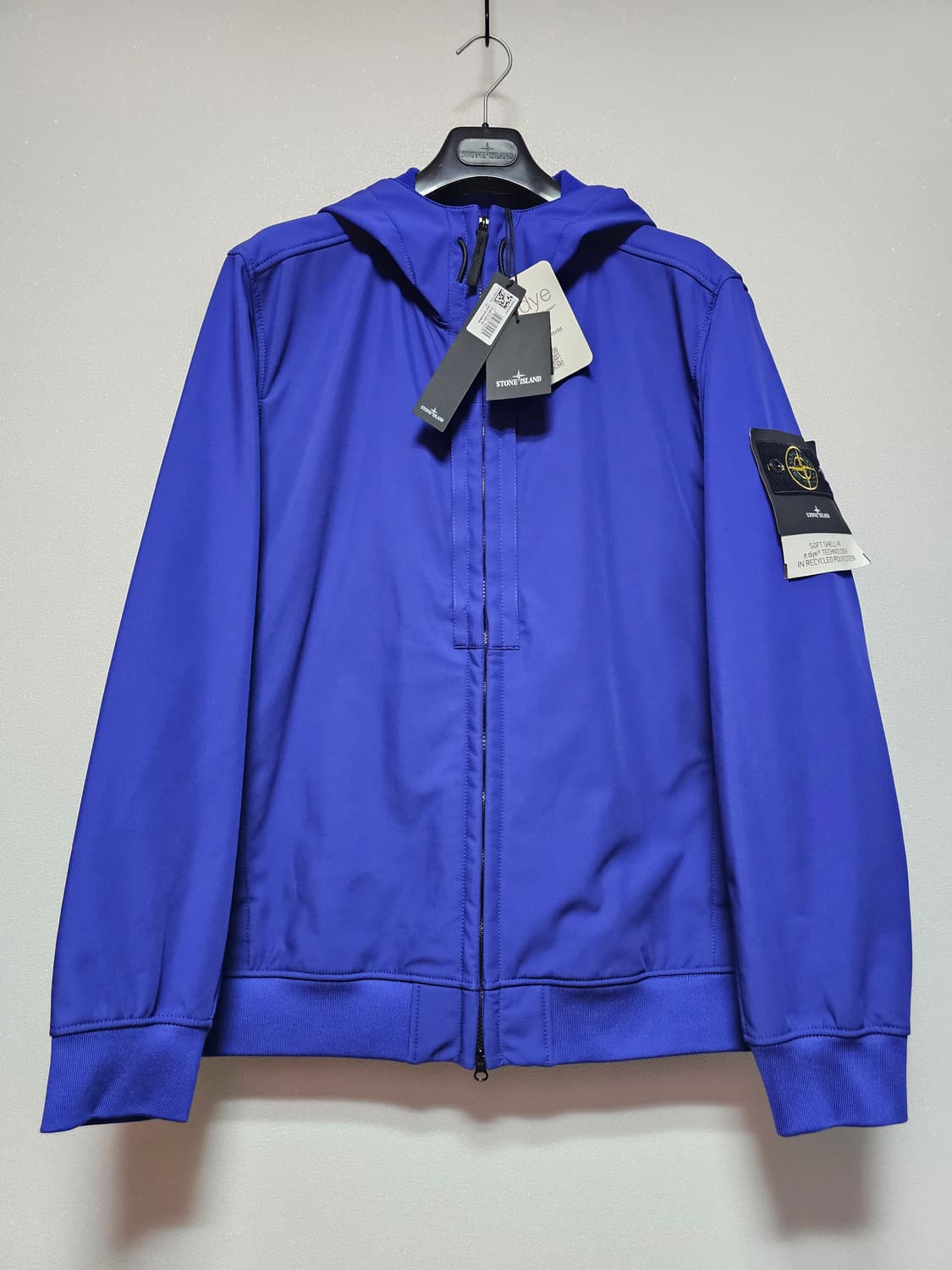 스톤아일랜드 소프트 쉘-R E.Dye 테크놀로지 자켓 (새 상품) 상품이미지1