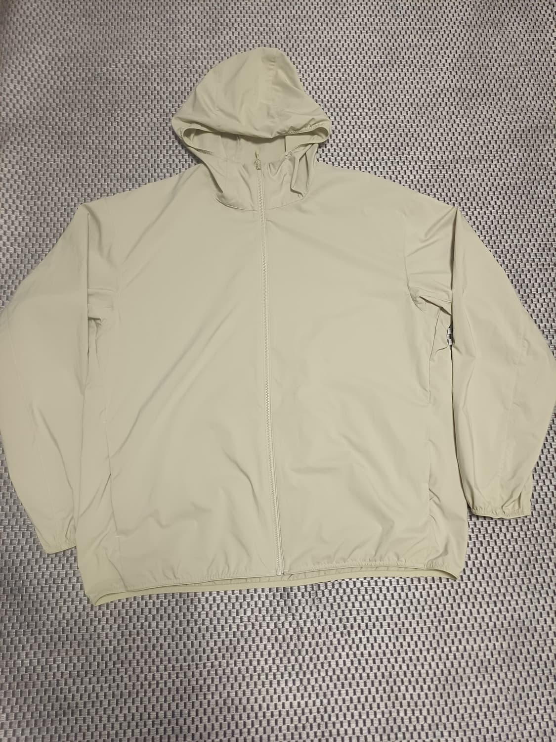 [XL] 유니클로 남성 포켓터블 UV PROTECTION 바람막이 상품이미지1