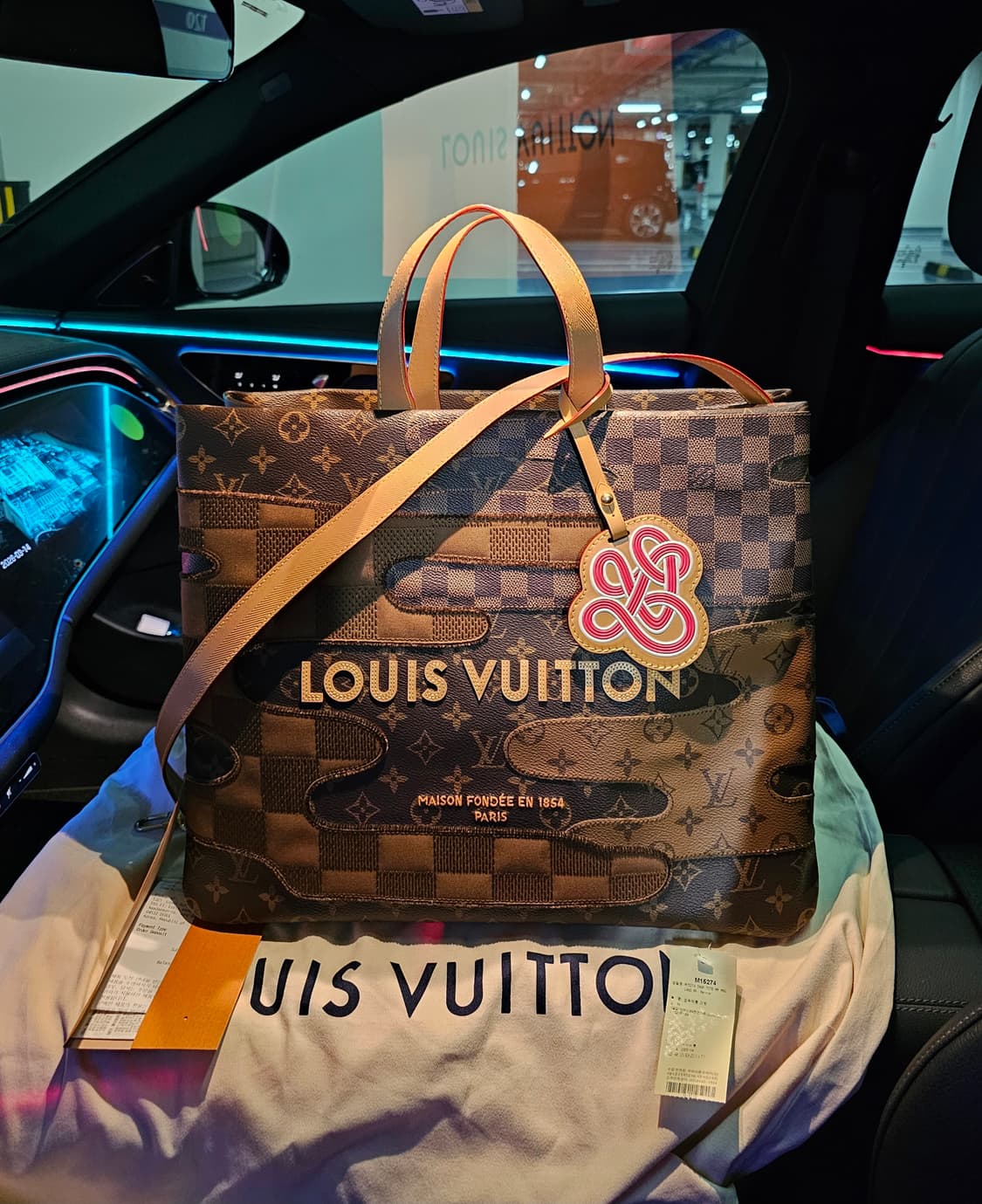 루이비통 니고x퍼렐 한정판 쇼퍼 토트백MM 크로스백 상품이미지1