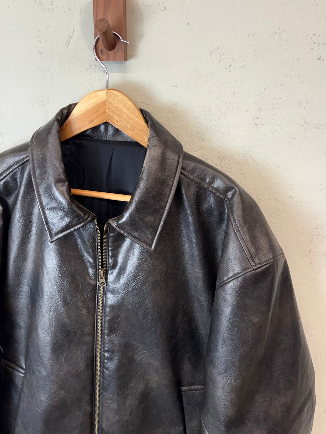 아모멘토st 비건레더 블루종 자켓 상품이미지6