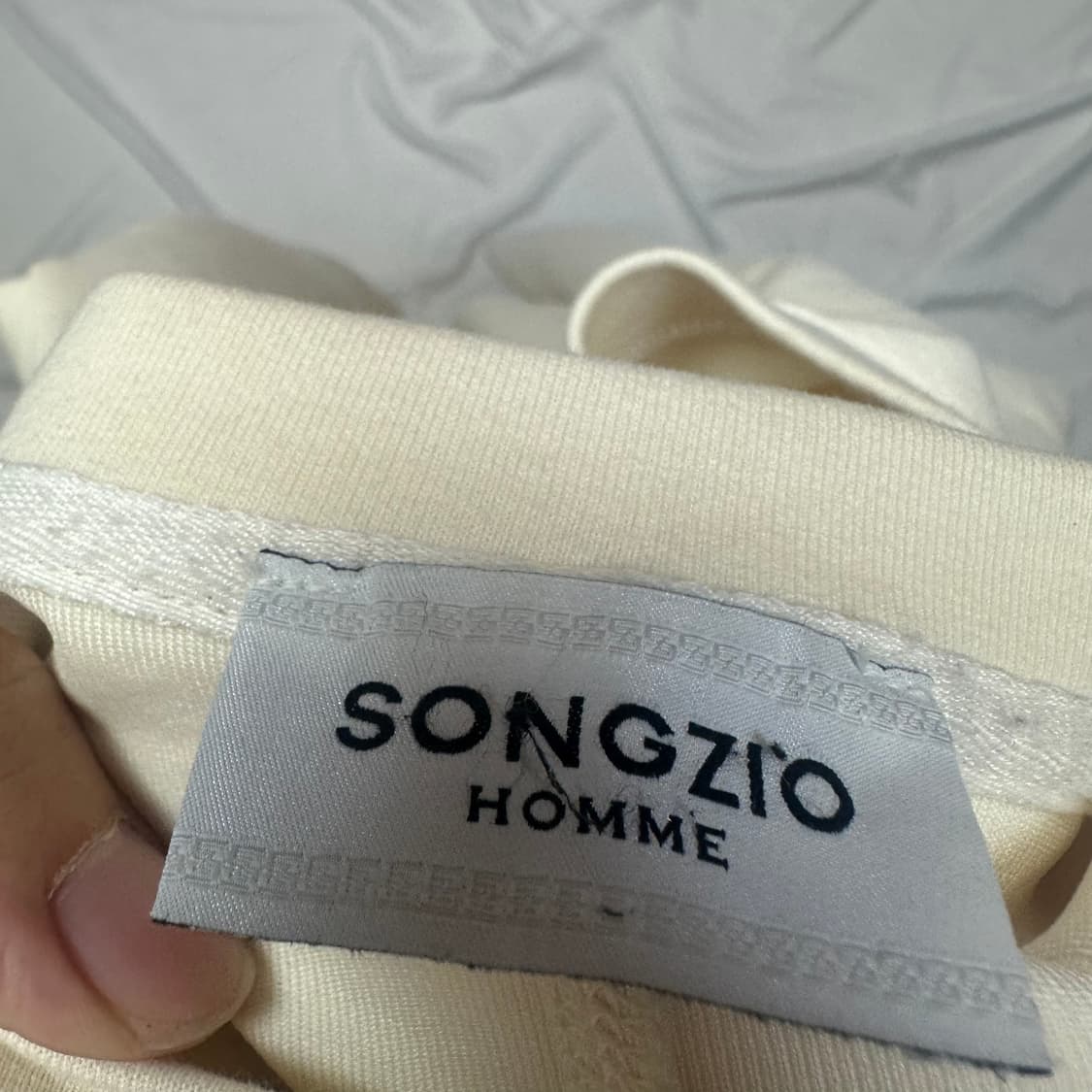 송지오옴므 스타 사이드로고 아이보리맨투맨 100 상품이미지4