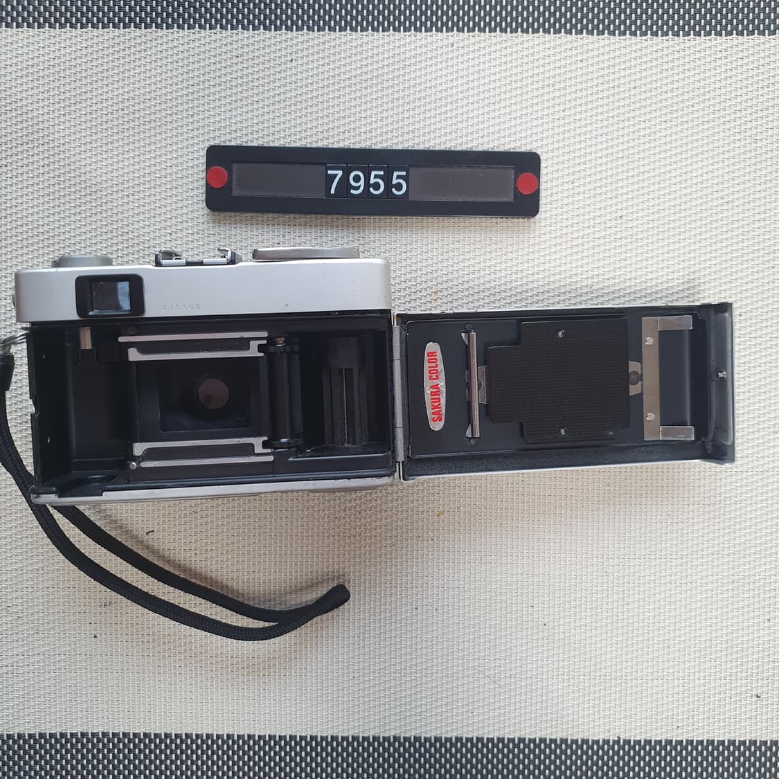 코니카 C 35 플래시매틱 필름카메라 실버바디 상품이미지5