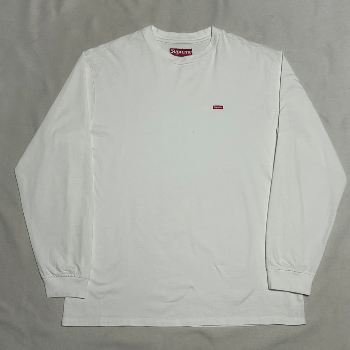L 슈프림 스몰로고 화이트 롱슬리브 상품이미지2