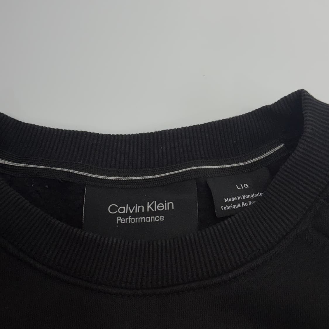 Calvin klein 켈빈클라인 스펠아웃로고 블랙 맨투맨 상품이미지5
