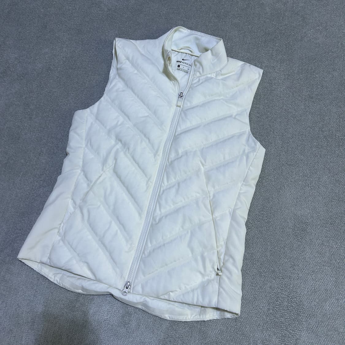 나이키 에어로로프트 써마핏 자켓 s 상품이미지1