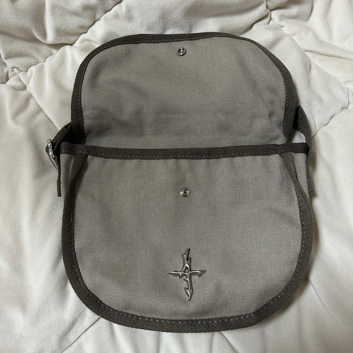 낫포너드 크로스백 상품이미지3