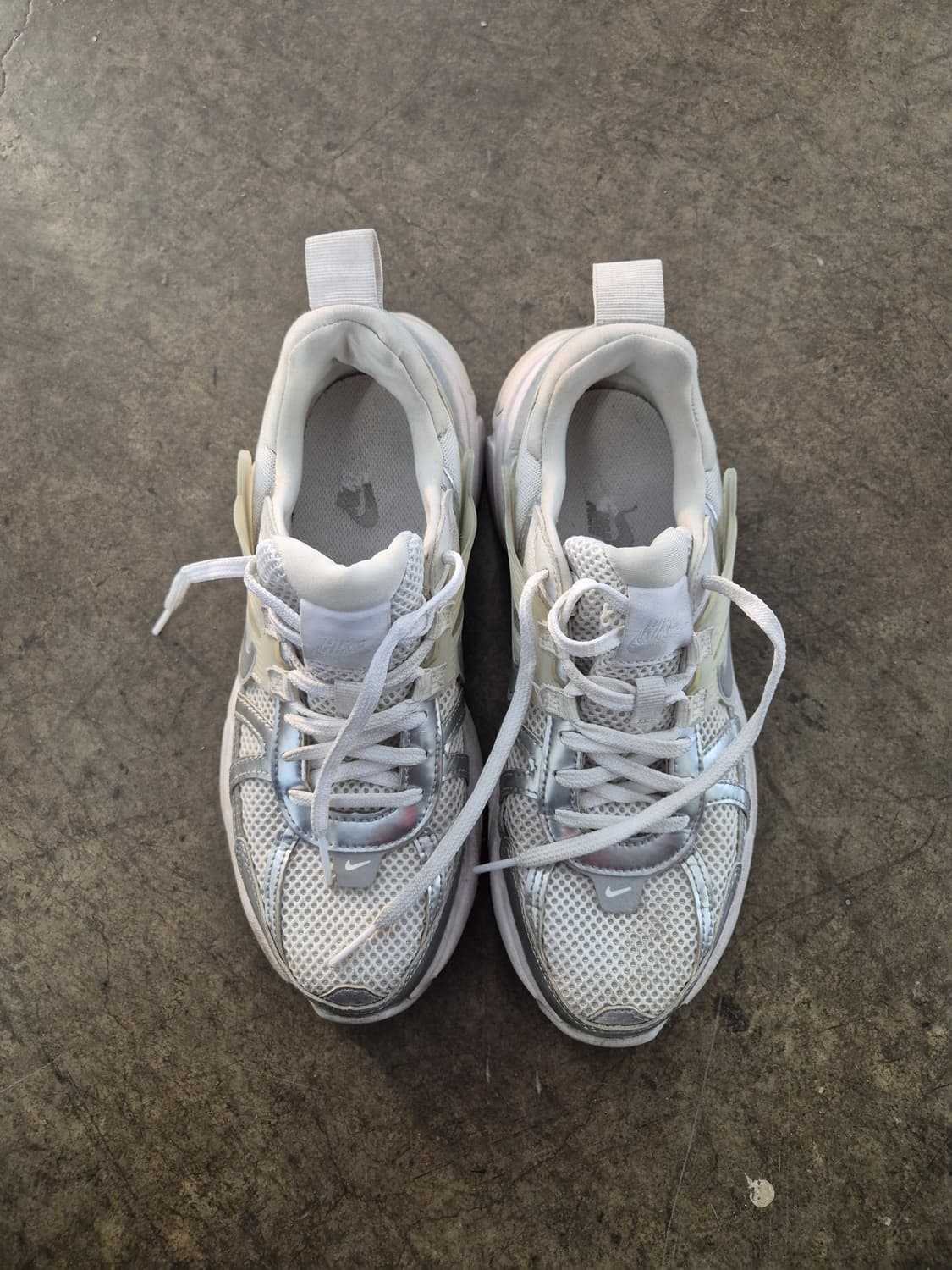 나이키 테크 헤라 화이트 실버 250 상품이미지2