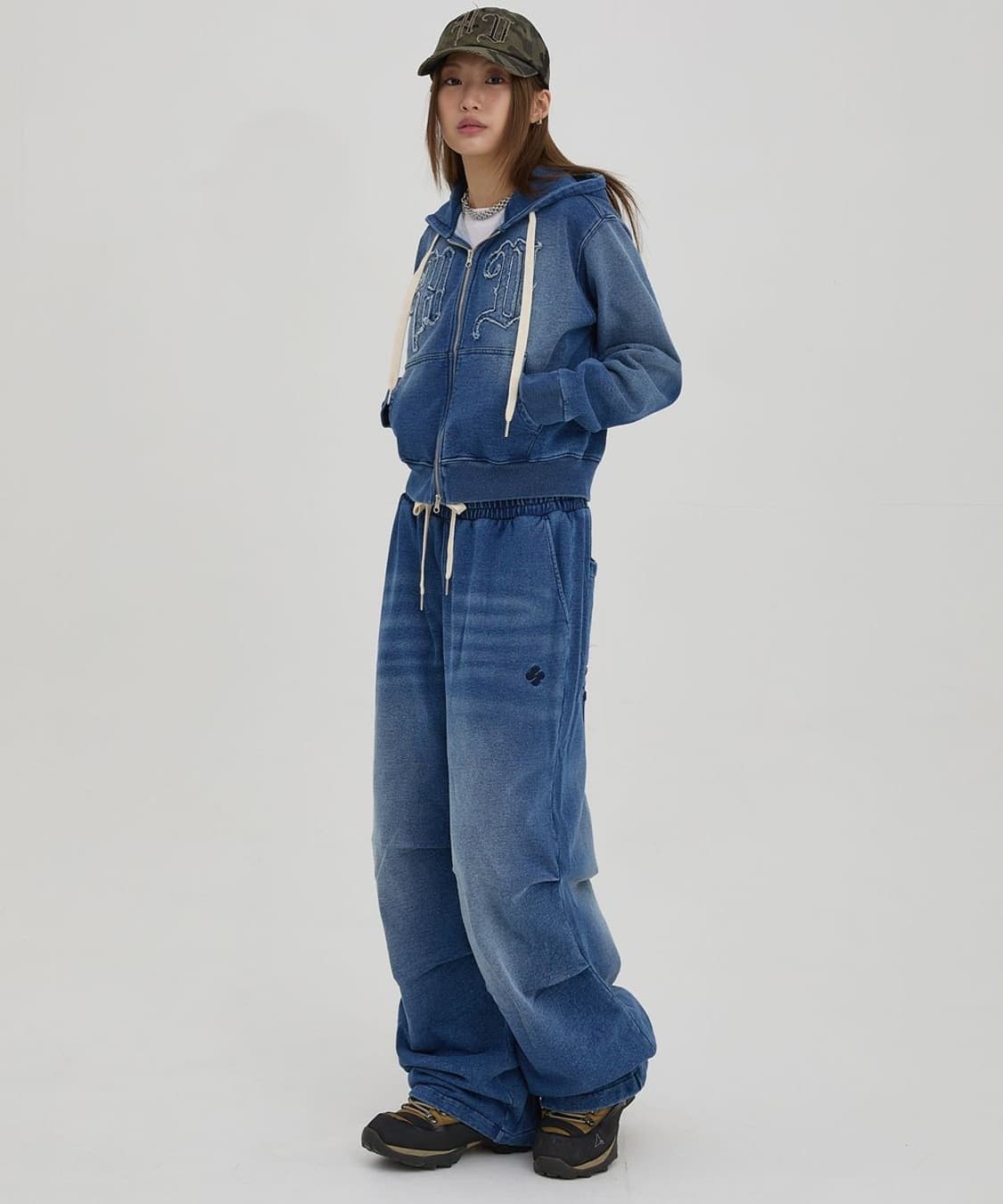 후드후드 HD 워싱 데님 파라슈트 스웨트팬츠 딥블루 2 상품이미지3