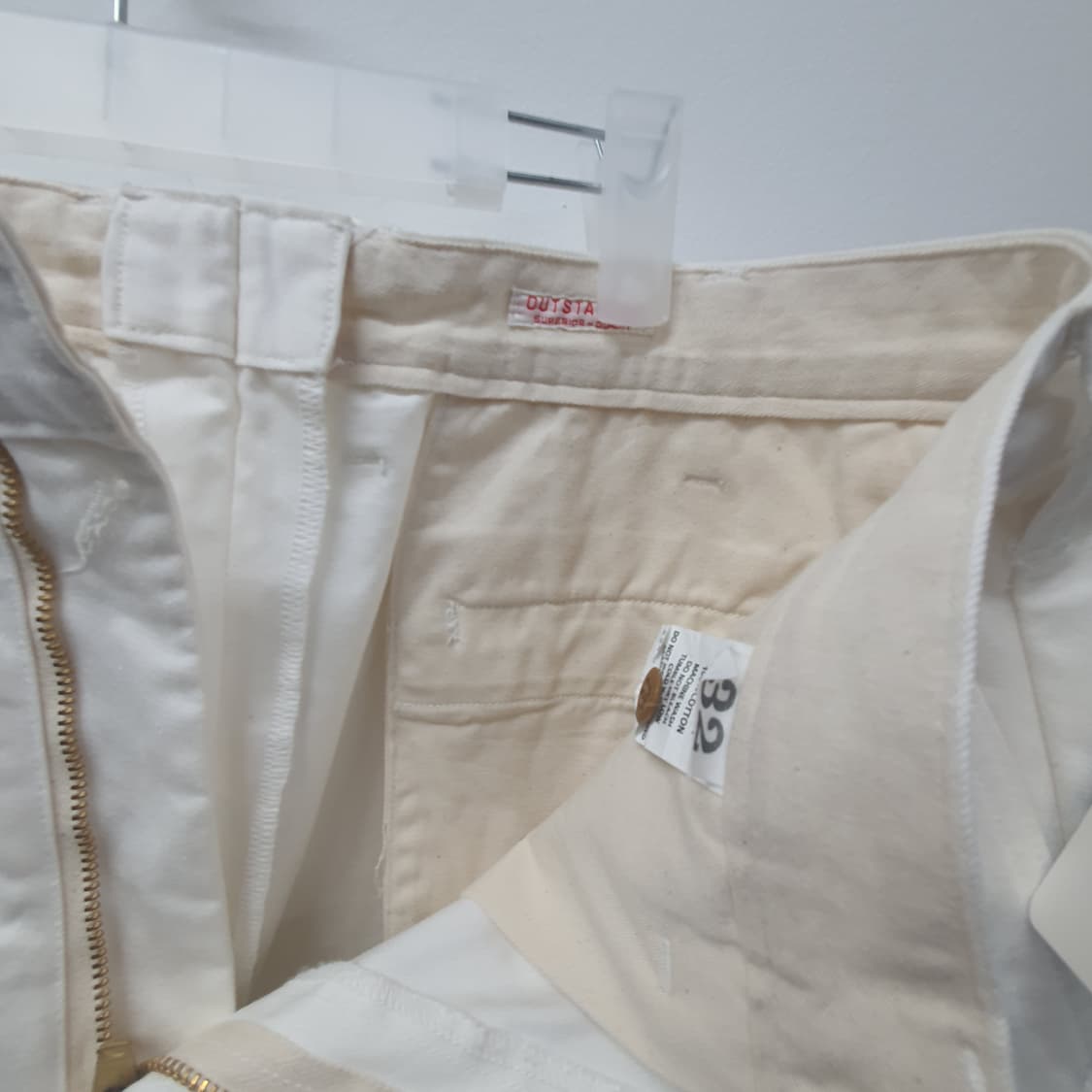 아웃스탠딩 투턱 치노팬츠 화이트 상품이미지4