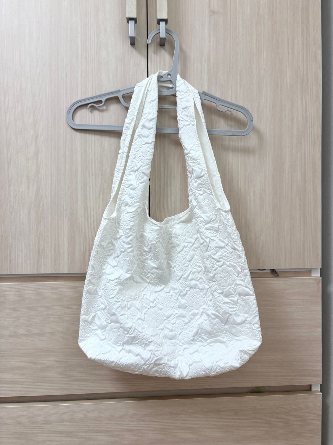 화이트 플라워 숄더백 상품이미지1