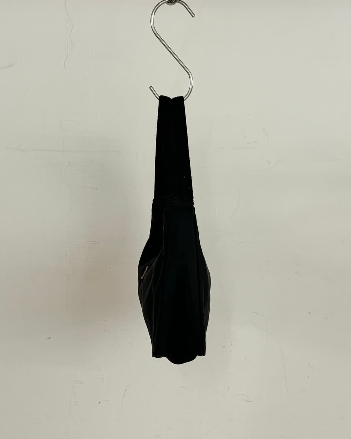 프라다 나일론 미니 호보백 상품이미지3