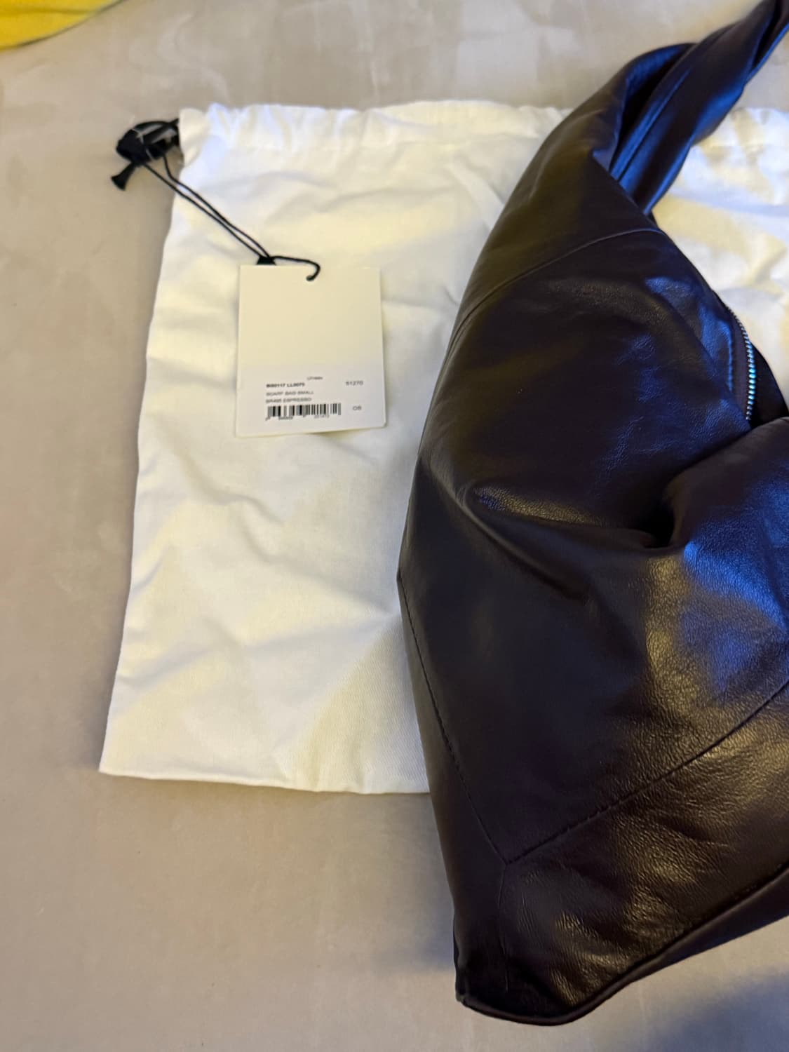 LEMAIRE 르메르 스카프백 스몰 - 에스프레소 (BG0117) 상품이미지3