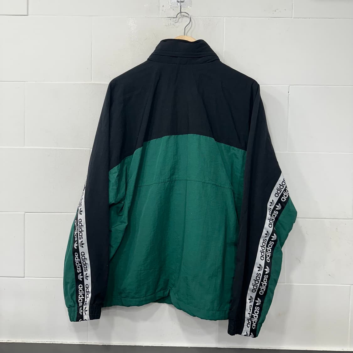 아디다스 반집업 바람막이 상품이미지5