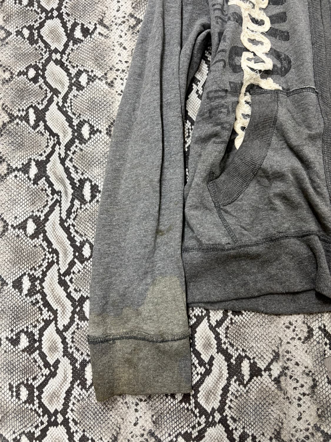 “Vintage”Y2K Print Grey Hooded Zip Up 상품이미지5