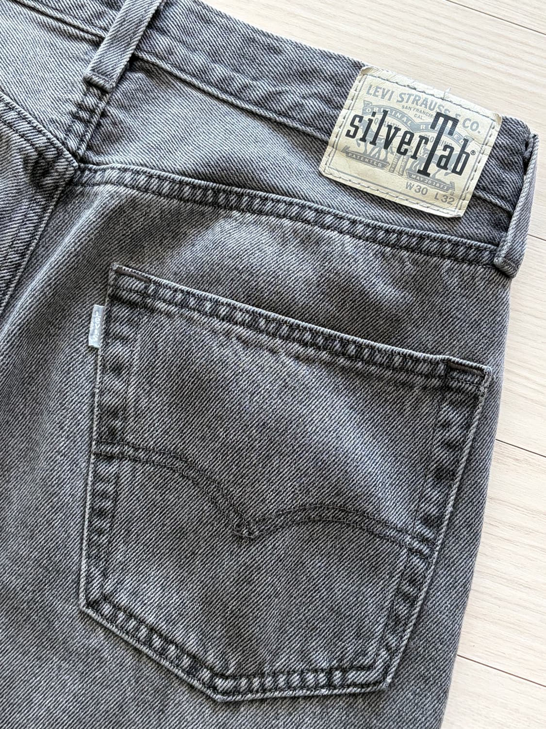 [국내매장판] 리바이스 실버탭 흑청 루즈핏 30x32 상품이미지5