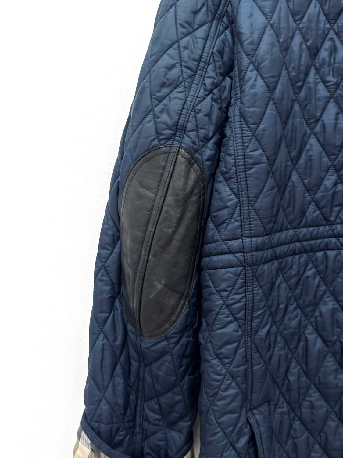Burberry Brit Navy Quilted Jacket 상품이미지3