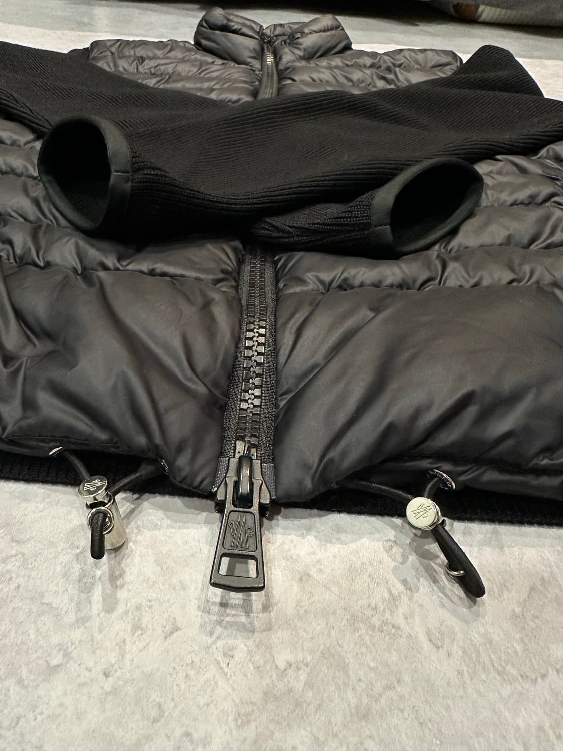 몽클레어 / 22FW 트리콧 가디건 니트패딩 / M 상품이미지3