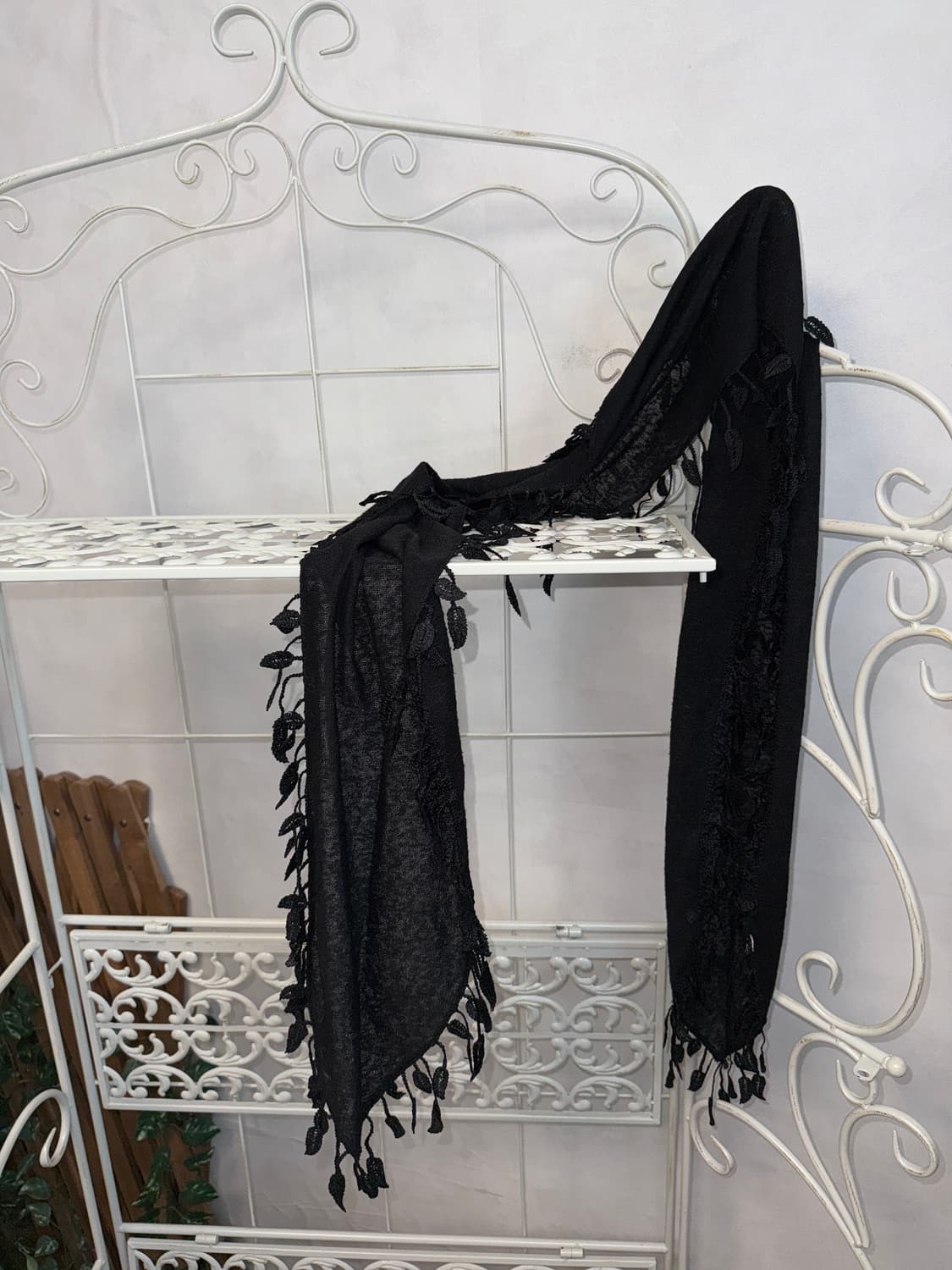 Black grunge leaves scarf 상품이미지2