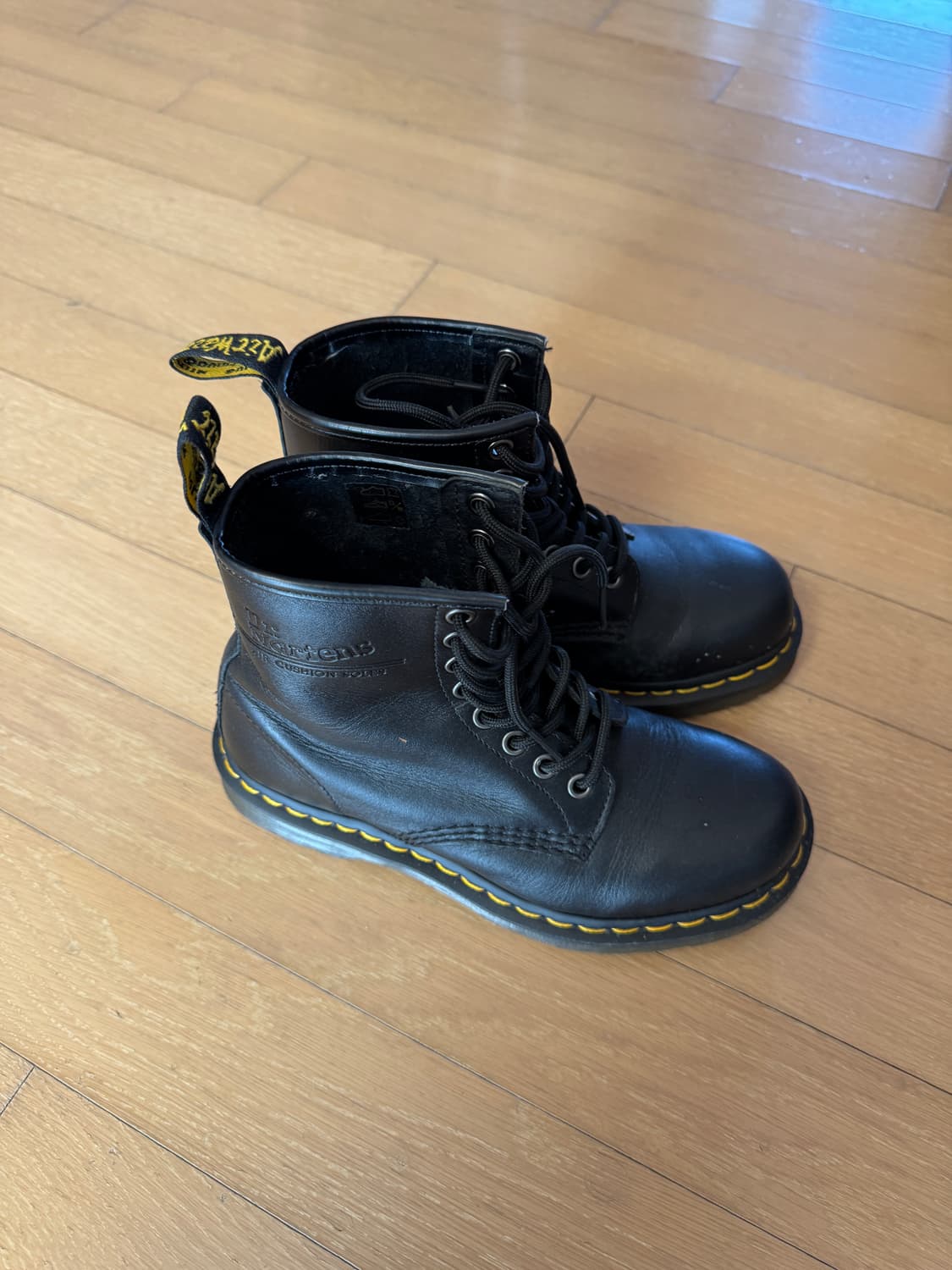 DR. MARTENS 닥터마틴 8홀 에어 쿠션 솔 부츠 워커 UK3 상품이미지4