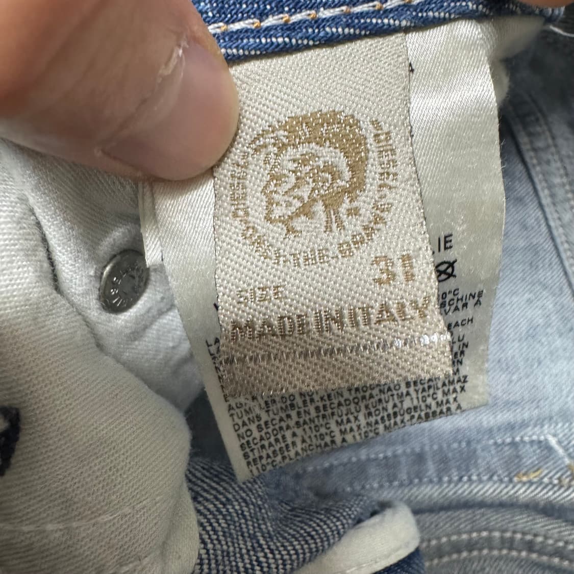 디젤 자티니 워싱 플레어 부츠컷 데님팬츠 상품이미지7