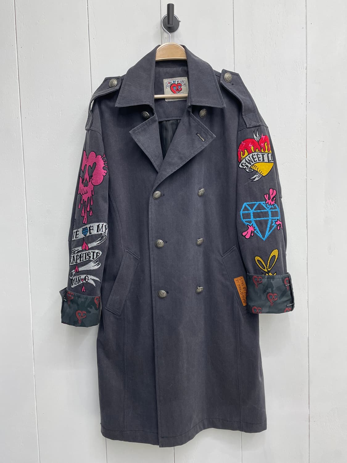 그라피스트 만지 자수 패치 더블 트렌치 코트 상품이미지2