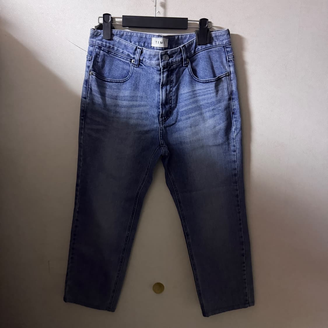 타임 테이퍼드 핏 연청 데님진 82 (여성 66-77정도) 상품이미지1