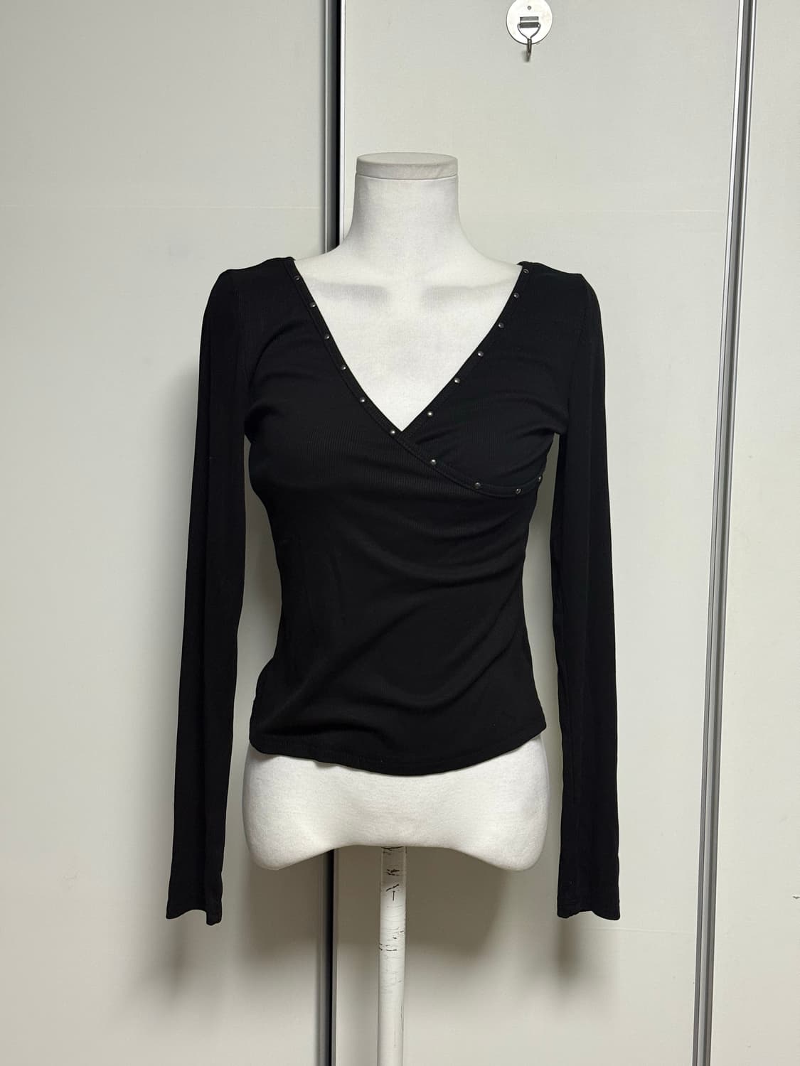 스터드 랩 티셔츠  상품이미지1