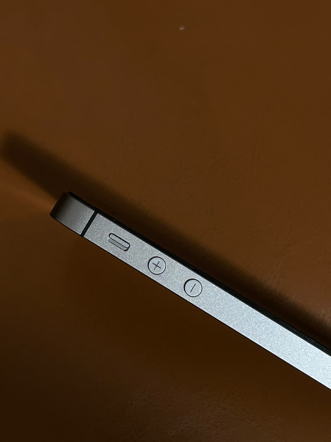아이폰 se1 스페이스그레이 128GB  무음카메라 민트급 상품이미지3