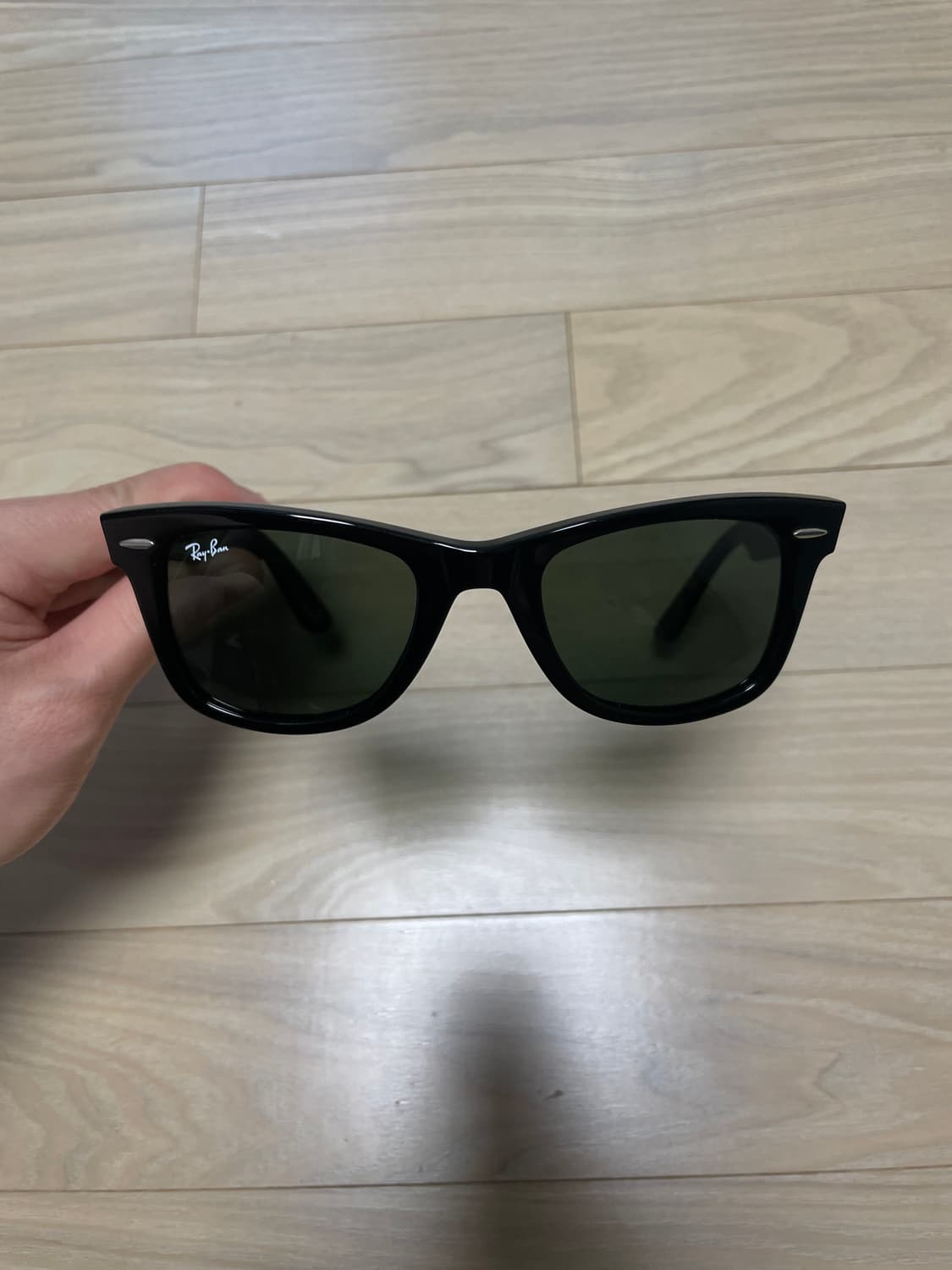 레이밴 2140 a  50사이즈 팝니다 상품이미지2