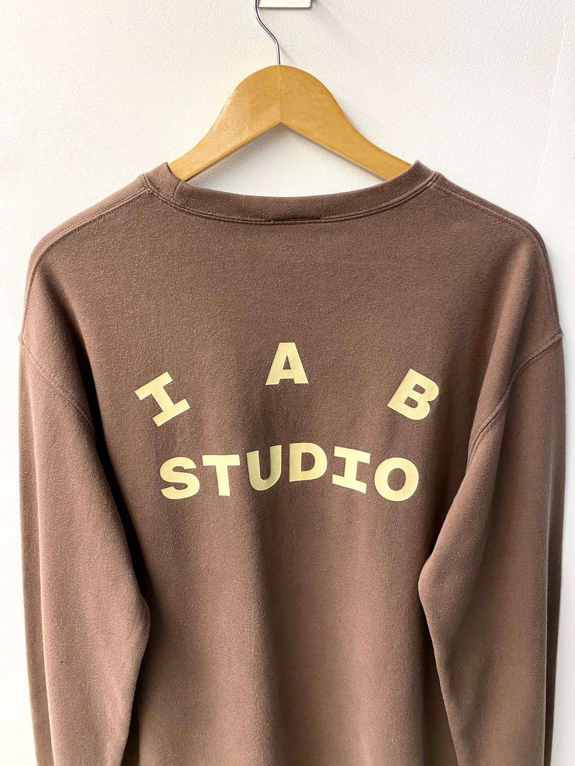 [L] IAB STUDIO 아이앱 스튜디오 라이트 브라운 롱슬리브 상품이미지2
