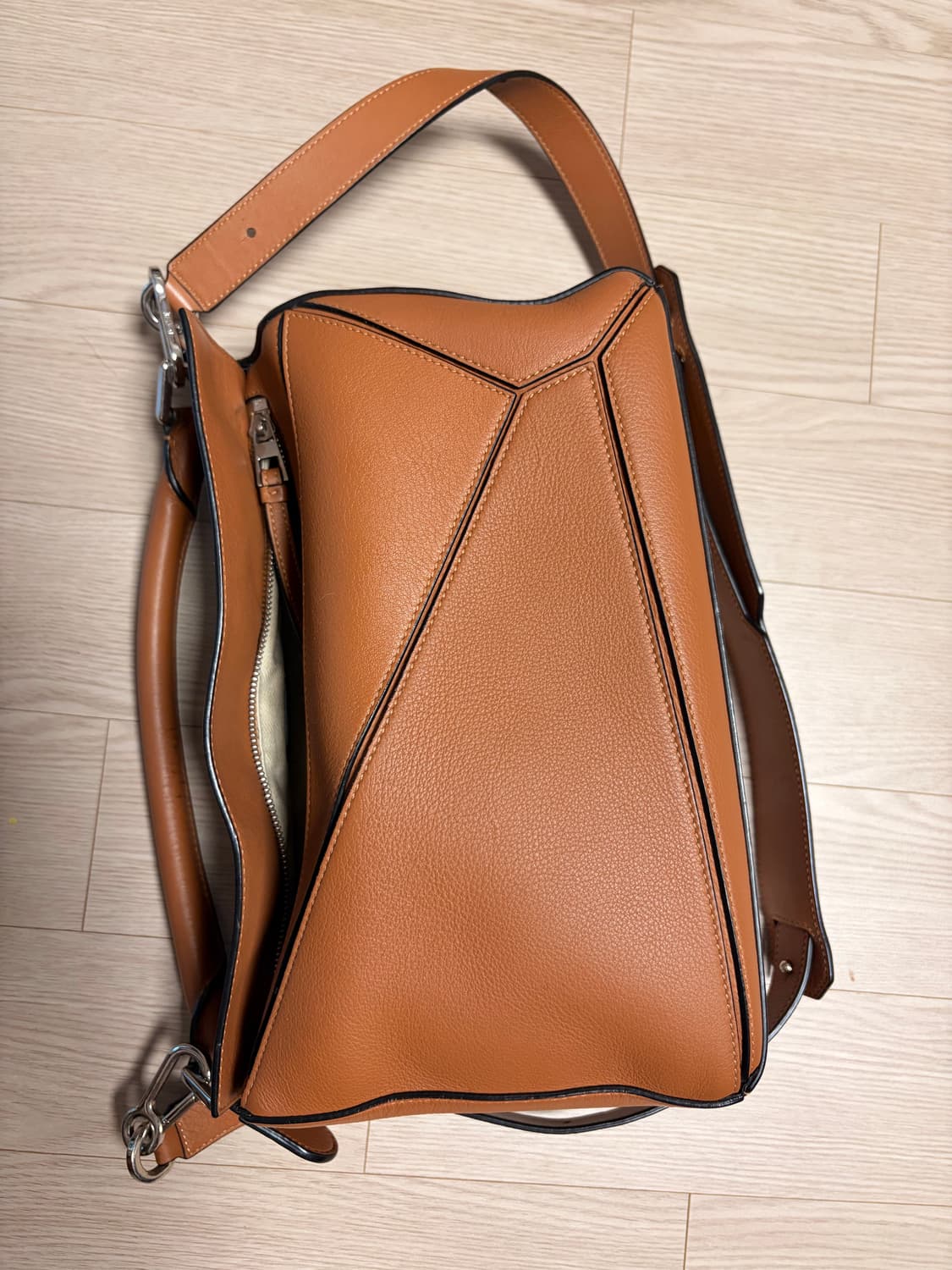 로에베 퍼즐백 상품이미지3