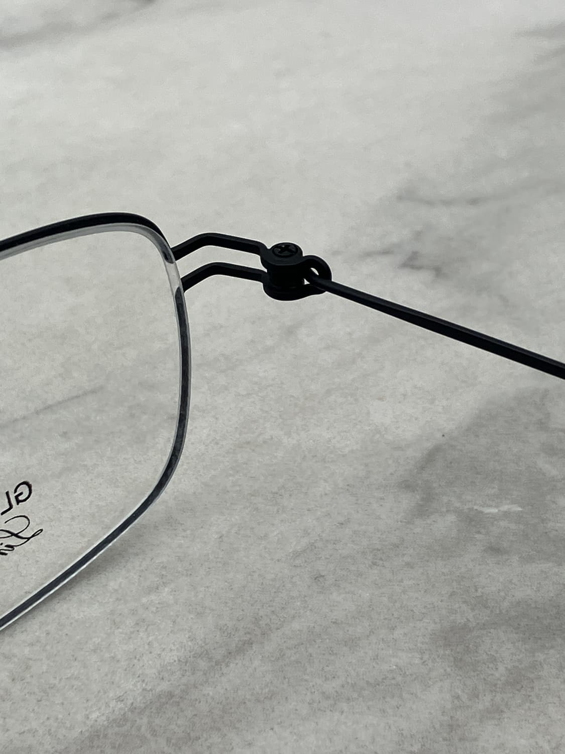 B34 갤랑 GALLAN 매트 블랙 역산각 메탈테 안경(14g) 상품이미지3