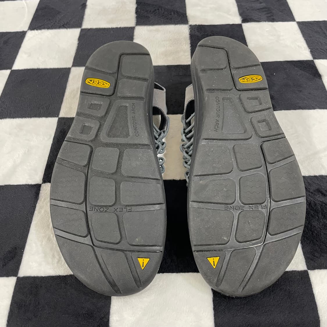 KEEN 킨 유니크 샌들 그레이 블랙 320mm 상품이미지8