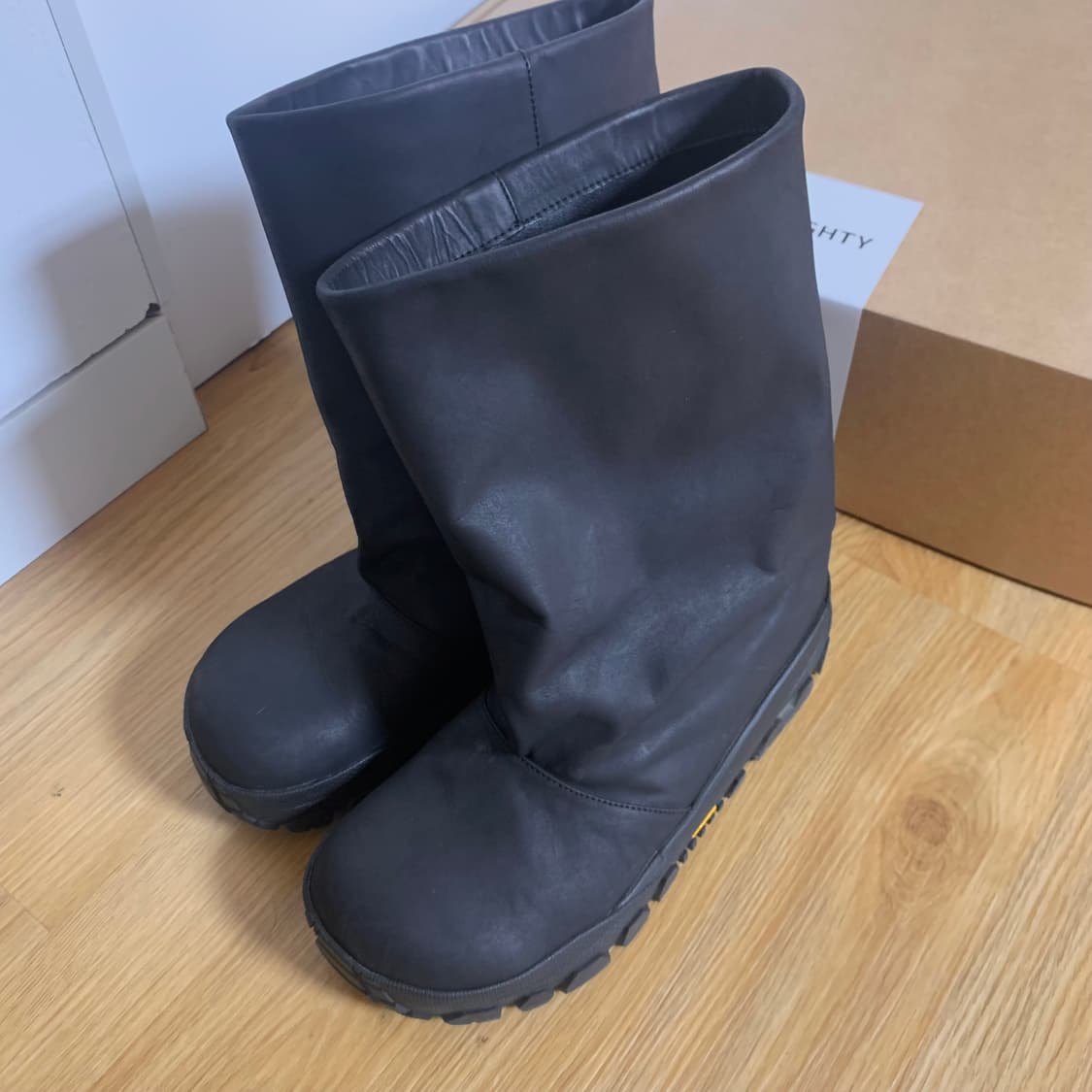 쓰리투에이티 비브람 그런지 레더 숏 부츠 상품이미지4