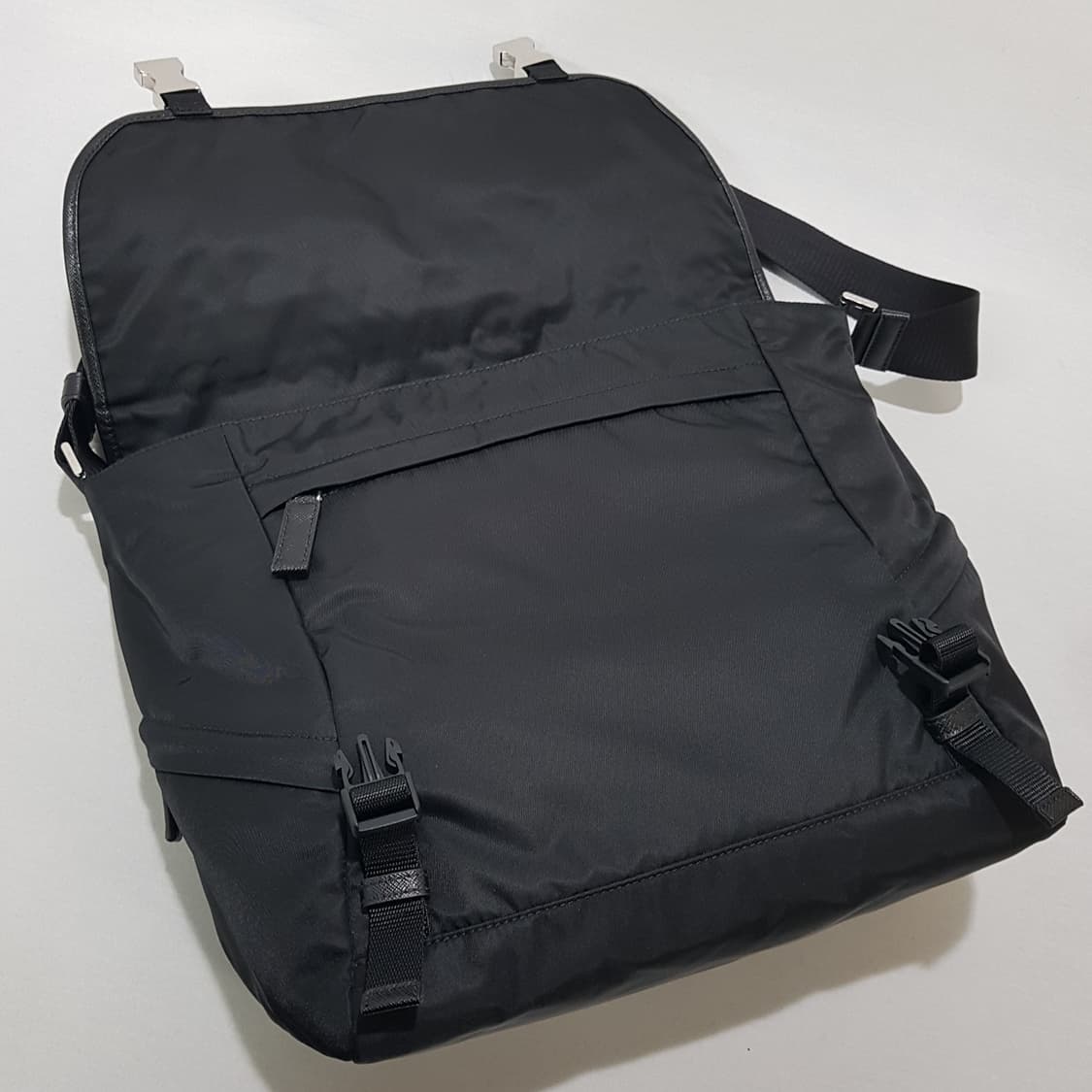 프라다 리나일론 및 사피아노 가죽 숄더백 2VD052 상품이미지8