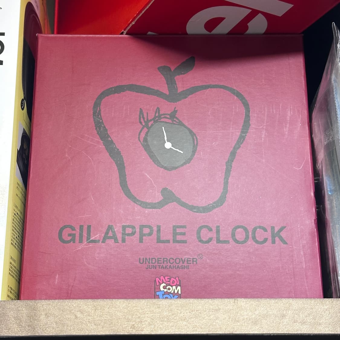 (풀박스) 언더커버 x 매디콤 토이 킬애플 시계 상품이미지3