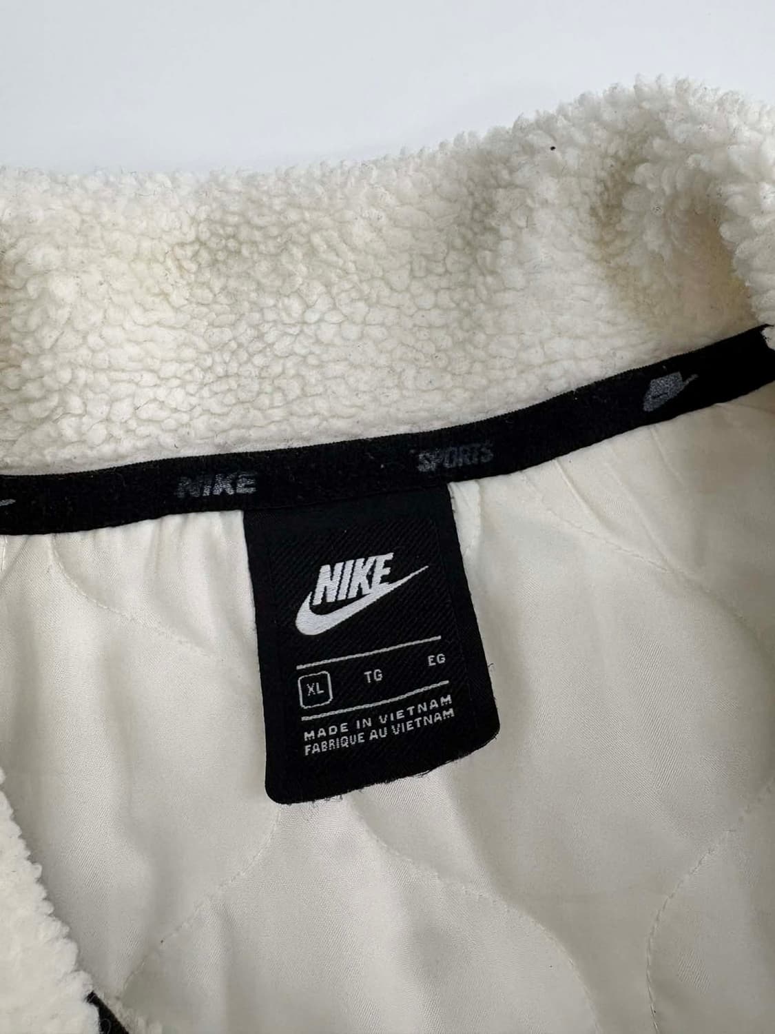 [XL] 나이키 SYN 화이트 플리스 자켓 상품이미지3