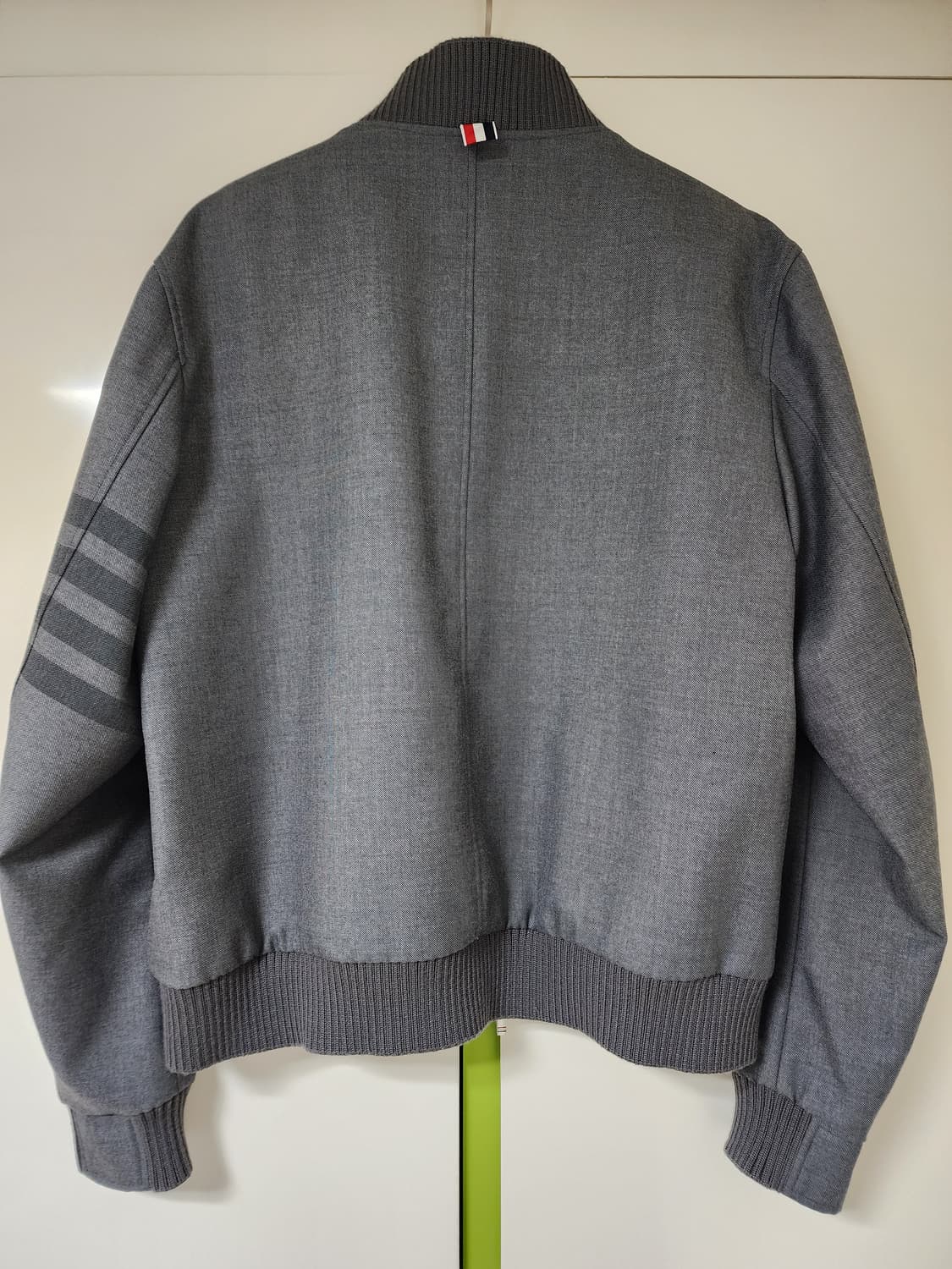 톰브라운 봄버 자켓 그레이 4사이즈 100-105사이즈 상품이미지2