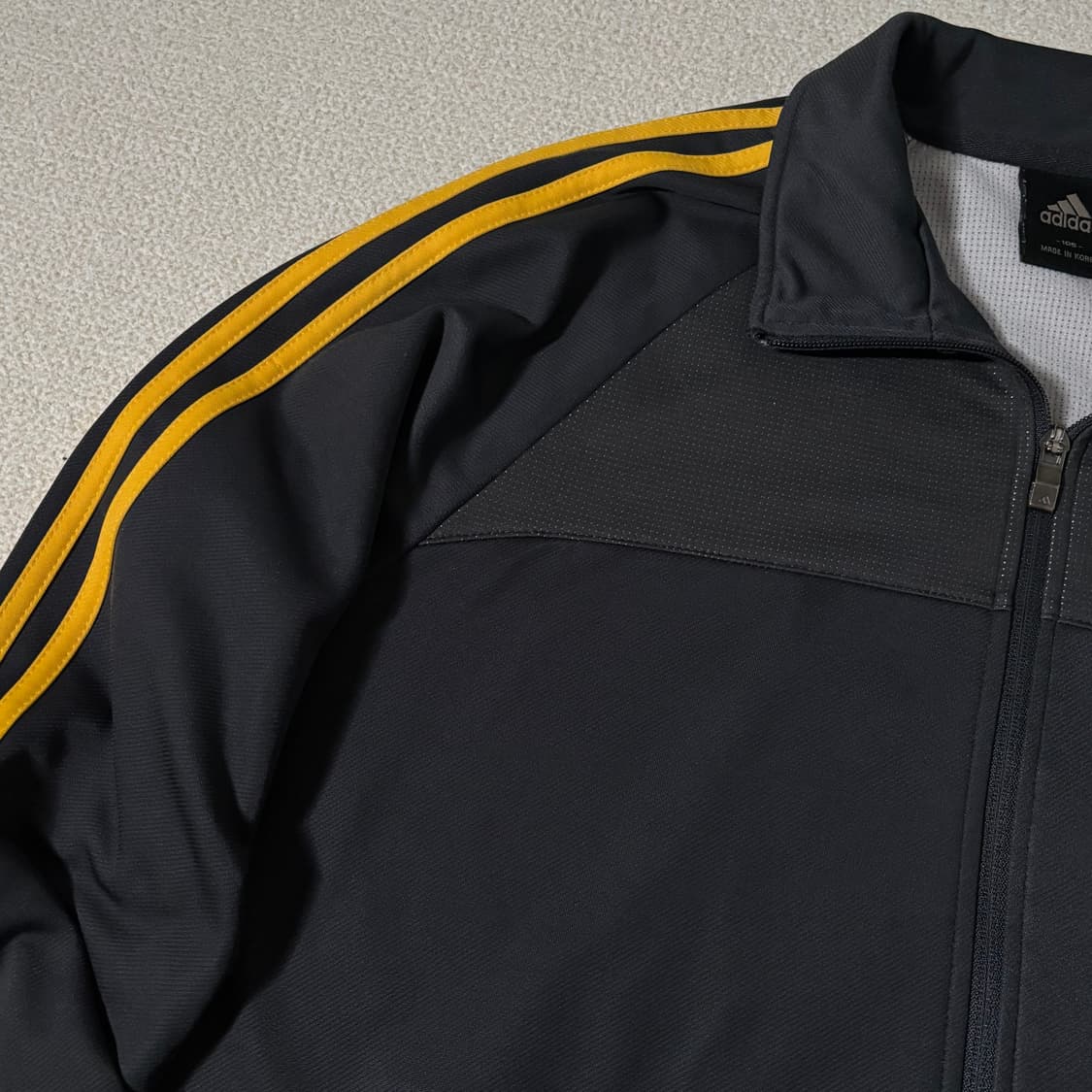 아디다스 그레이 옐로우 삼각 로고 져지 상품이미지2