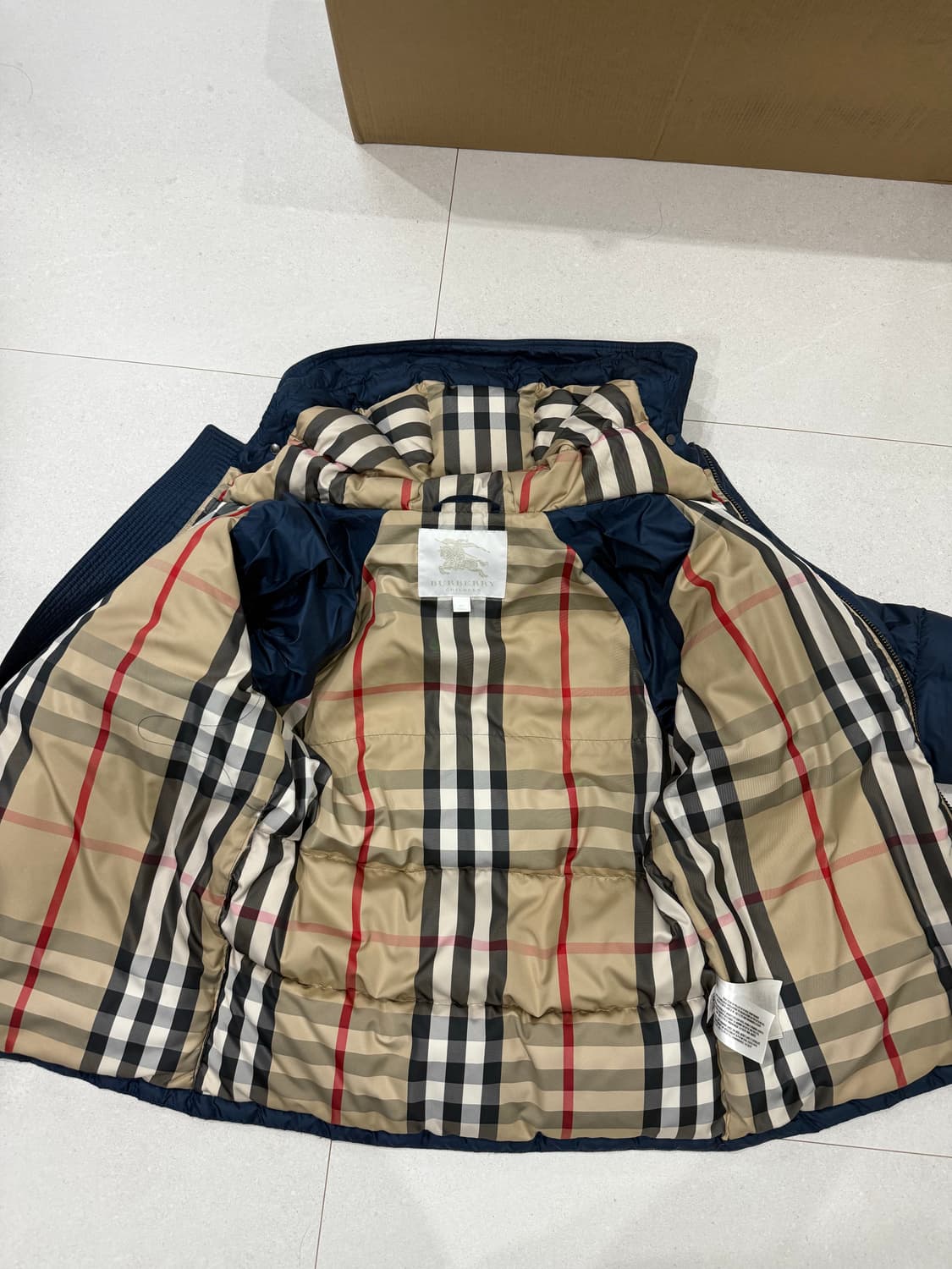 버버리 패딩 상품이미지1