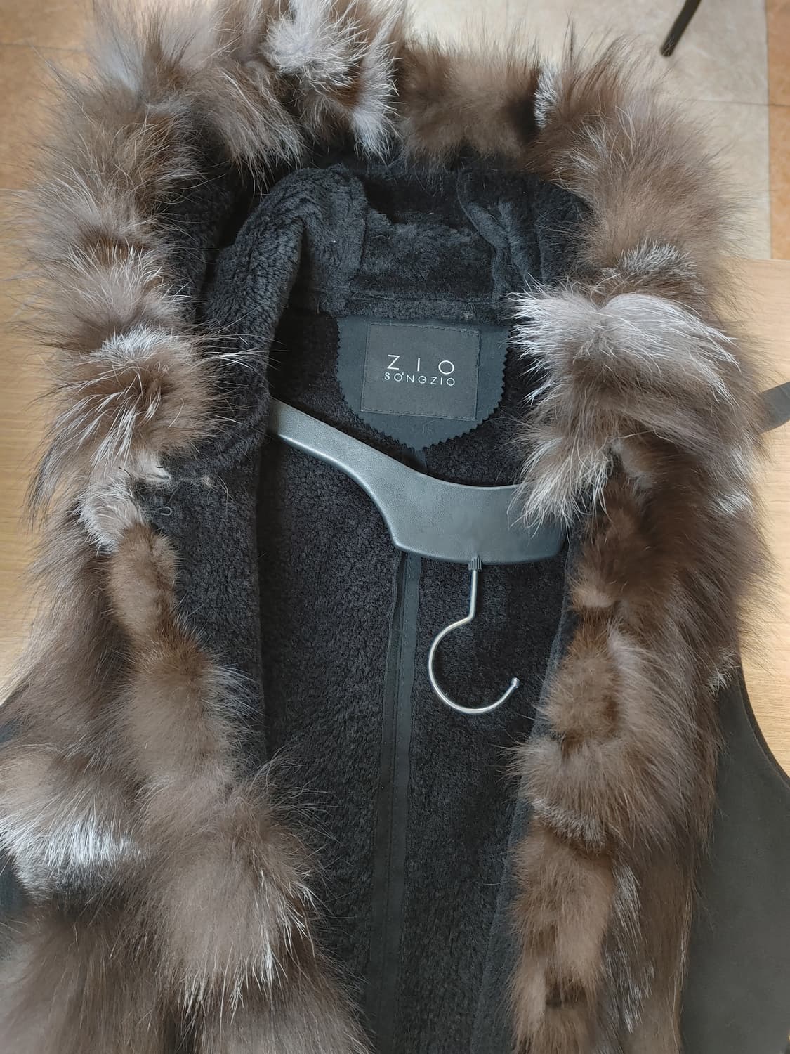 ZIO SONGZIO 송지오 여우털배색 무스탕 후드롱베스트 상품이미지4